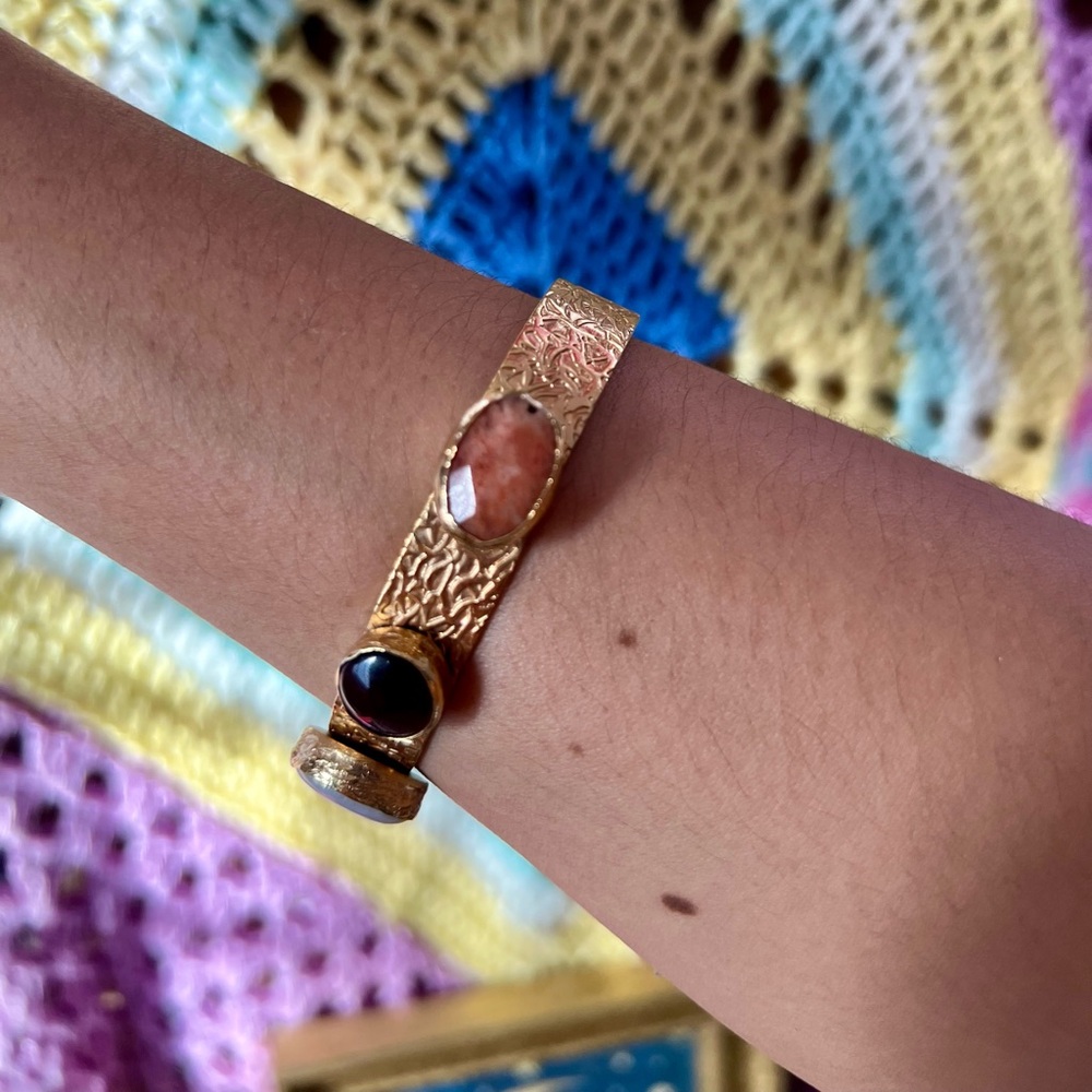 ✨ Golden Cuff with Semiprecious Stones – Artisan Turkish Design - Picture 12 of 15